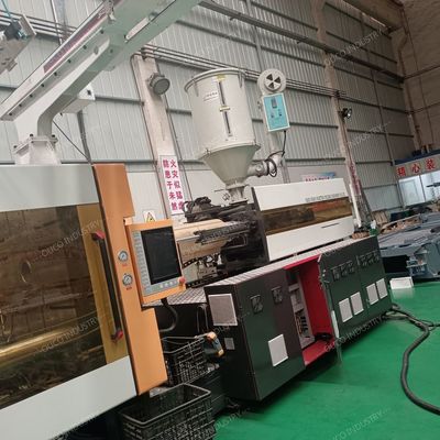 CWI 180GB Durable Barrel Injection Molding Machine With Damped Distributor