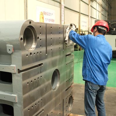 OUCO 800T CE Certification Popular Injection Molding Machine For Production Of Garbage Cans