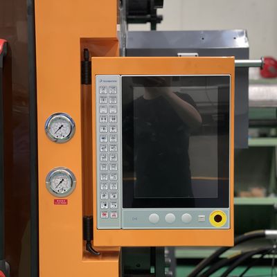 OUCO 800T High Precision High Output Injection Molding Machine For Outdoor Garbage Bins